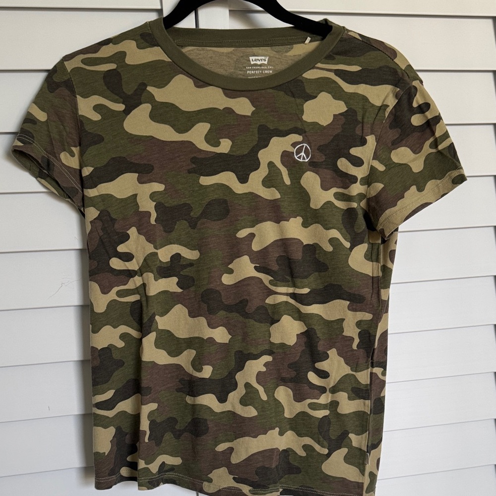 Levi's Camouflage Short Sleeve Tee